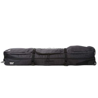 Borsa sportiva da esterno nera traspirante da 30L con spallacci imbottiti